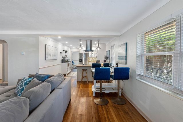 2201 PARK STREET N, St Petersburg, FL 33710