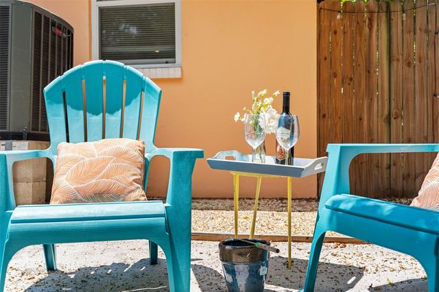 2201 PARK STREET N, St Petersburg, FL 33710