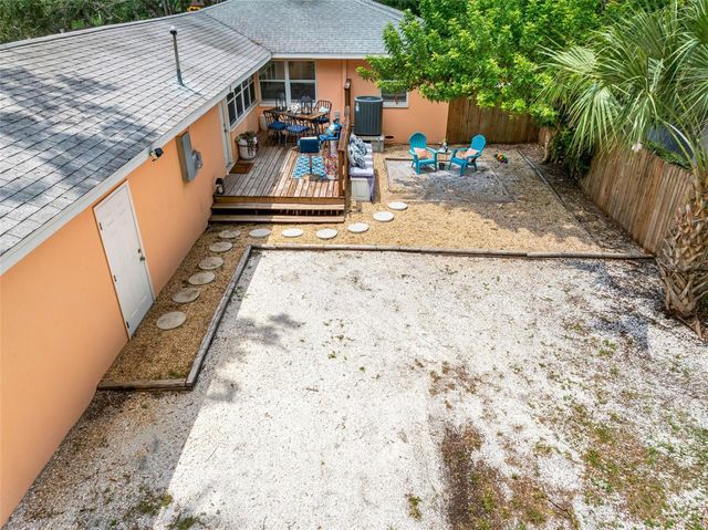 2201 PARK STREET N, St Petersburg, FL 33710