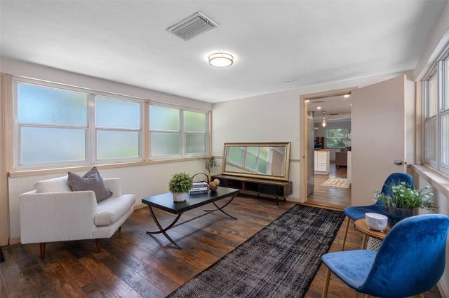 2201 PARK STREET N, St Petersburg, FL 33710