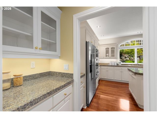 2358 Nw WOODROSE Dr, Portland, OR 97229