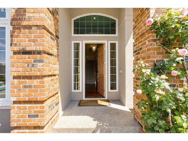2358 Nw WOODROSE Dr, Portland, OR 97229