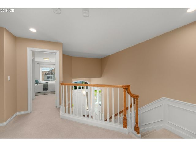 2358 Nw WOODROSE Dr, Portland, OR 97229