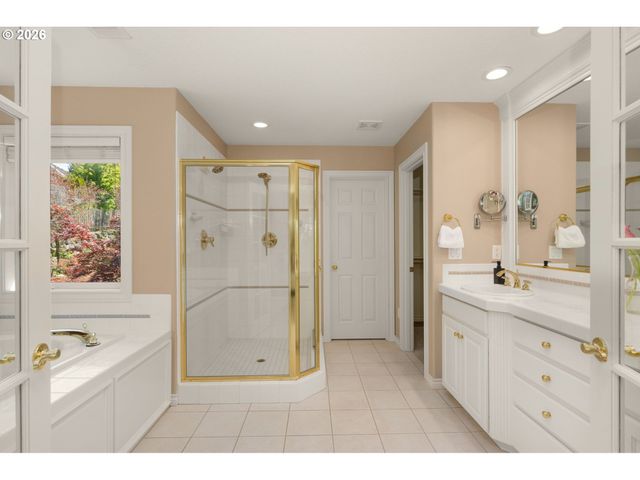 2358 Nw WOODROSE Dr, Portland, OR 97229