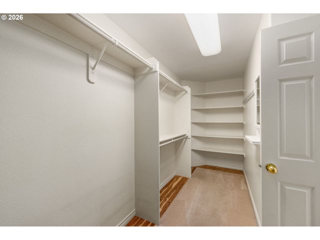 2358 Nw WOODROSE Dr, Portland, OR 97229