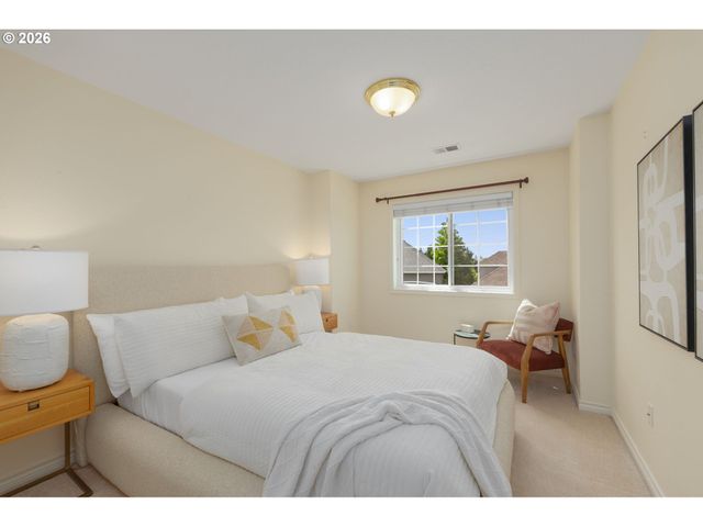 2358 Nw WOODROSE Dr, Portland, OR 97229