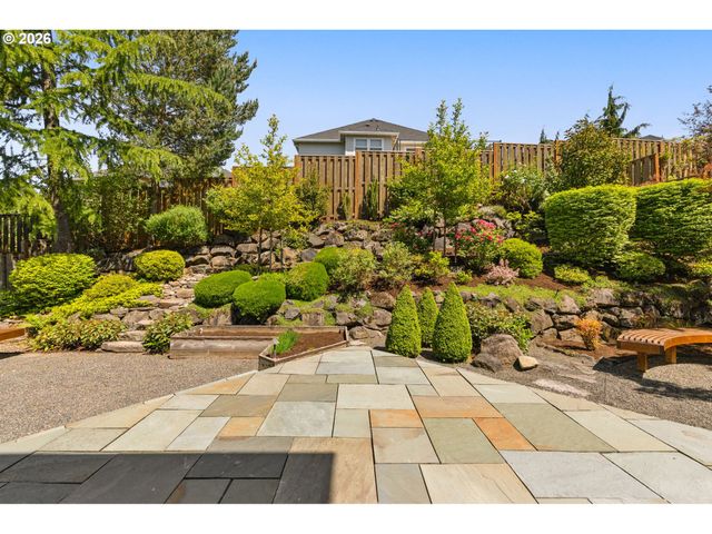 2358 Nw WOODROSE Dr, Portland, OR 97229
