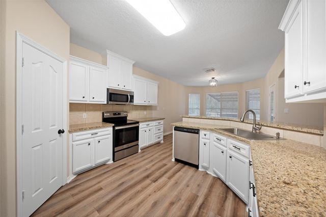 18451 Hills Lake Ct, Montgomery, TX 77316