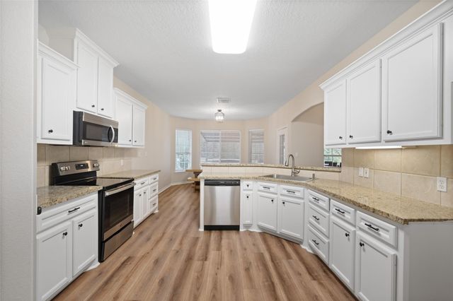 18451 Hills Lake Ct, Montgomery, TX 77316