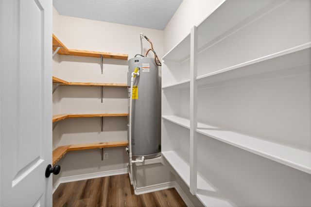 18451 Hills Lake Ct, Montgomery, TX 77316