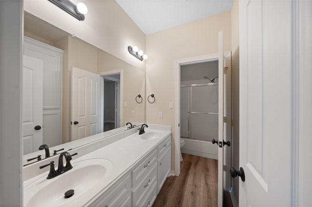 18451 Hills Lake Ct, Montgomery, TX 77316