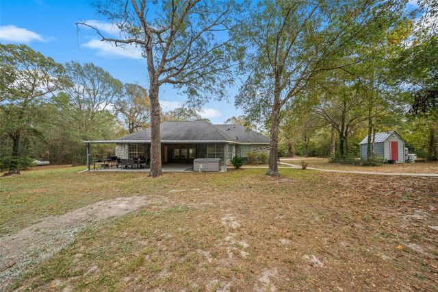 18451 Hills Lake Ct, Montgomery, TX 77316