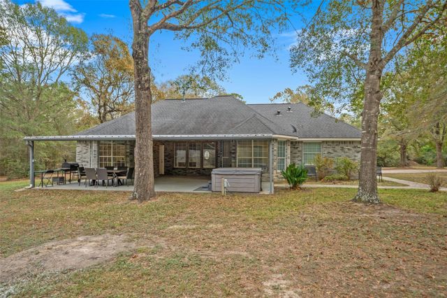 18451 Hills Lake Ct, Montgomery, TX 77316