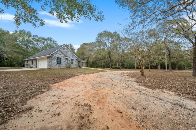 18451 Hills Lake Ct, Montgomery, TX 77316