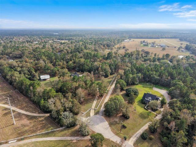 18451 Hills Lake Ct, Montgomery, TX 77316