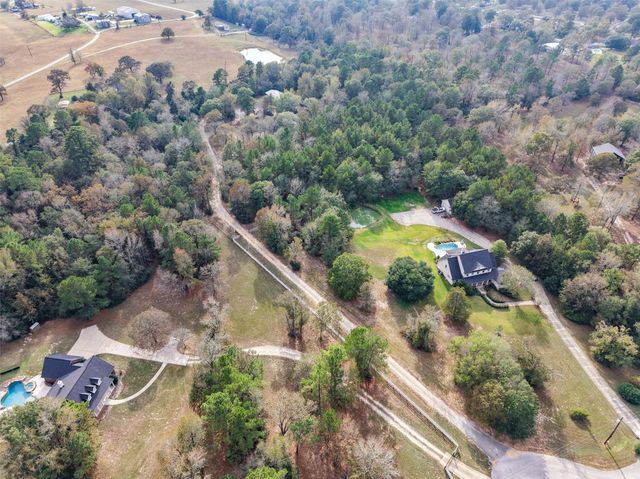 18451 Hills Lake Ct, Montgomery, TX 77316