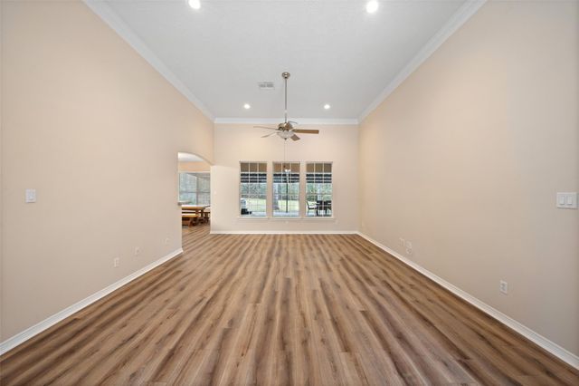 18451 Hills Lake Ct, Montgomery, TX 77316