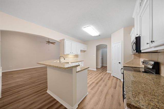 18451 Hills Lake Ct, Montgomery, TX 77316