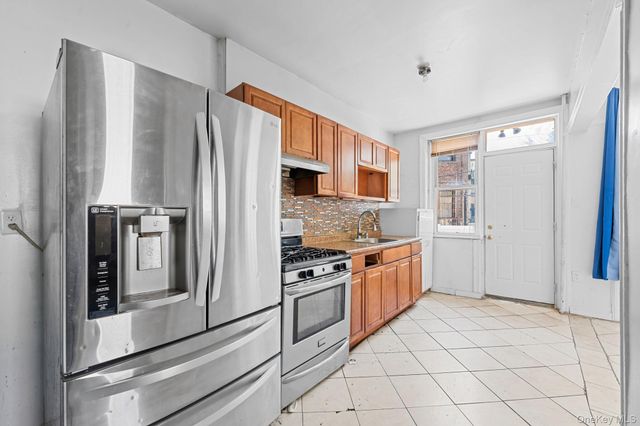 60 Richmond Street, Brooklyn, NY 11208