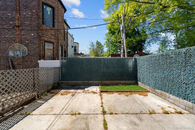 60 Richmond Street, Brooklyn, NY 11208