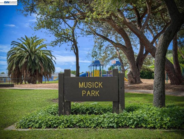 36543 Cedar Blvd, Newark, CA 94560