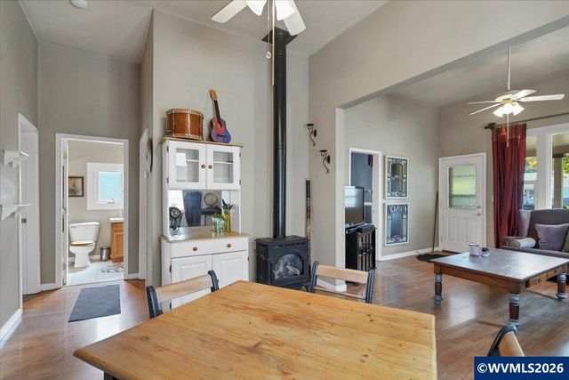 1005 S Water St, Silverton, OR 97381