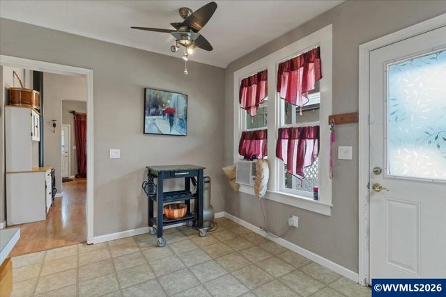 1005 S Water St, Silverton, OR 97381