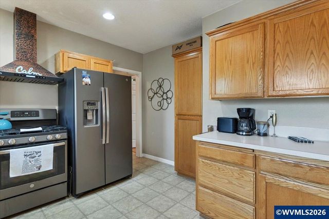 1005 S Water St, Silverton, OR 97381