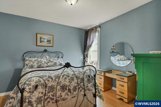 1005 S Water St, Silverton, OR 97381