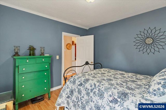 1005 S Water St, Silverton, OR 97381