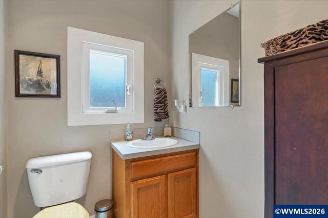 1005 S Water St, Silverton, OR 97381