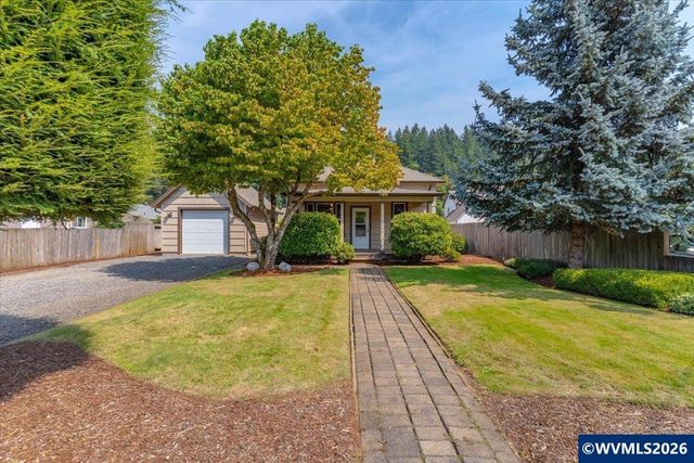 1005 S Water St, Silverton, OR 97381