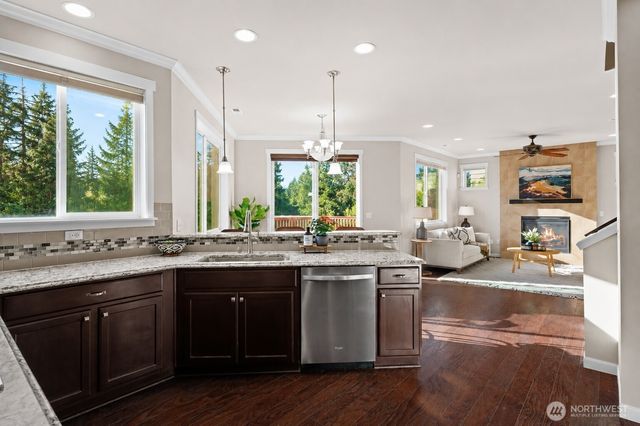10546 Sentinel Drive, Gig Harbor, WA 98332