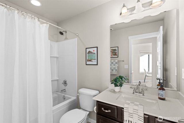 10546 Sentinel Drive, Gig Harbor, WA 98332