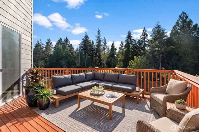 10546 Sentinel Drive, Gig Harbor, WA 98332