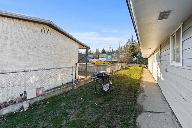 1239 1st St, Cheney, WA 99004