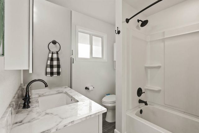 1239 1st St, Cheney, WA 99004