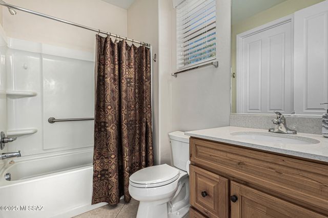 2551 E Canyon Crossing, Green Valley, AZ 85614