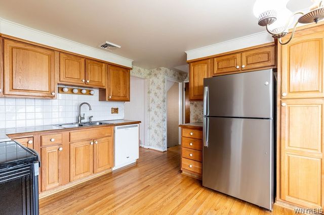 928 Baseline Road, Grand Island, NY 14072