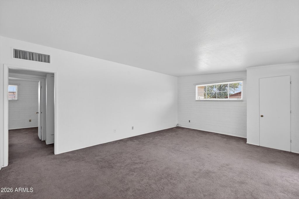 Image 17 of property listing at 1613 S FARMER Avenue, Tempe, AZ 85281