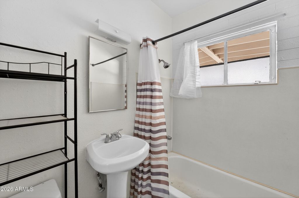 Image 19 of property listing at 1613 S FARMER Avenue, Tempe, AZ 85281