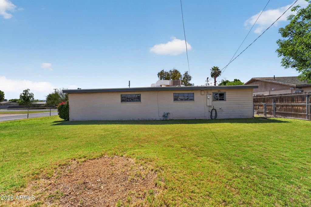 Image 31 of property listing at 1613 S FARMER Avenue, Tempe, AZ 85281