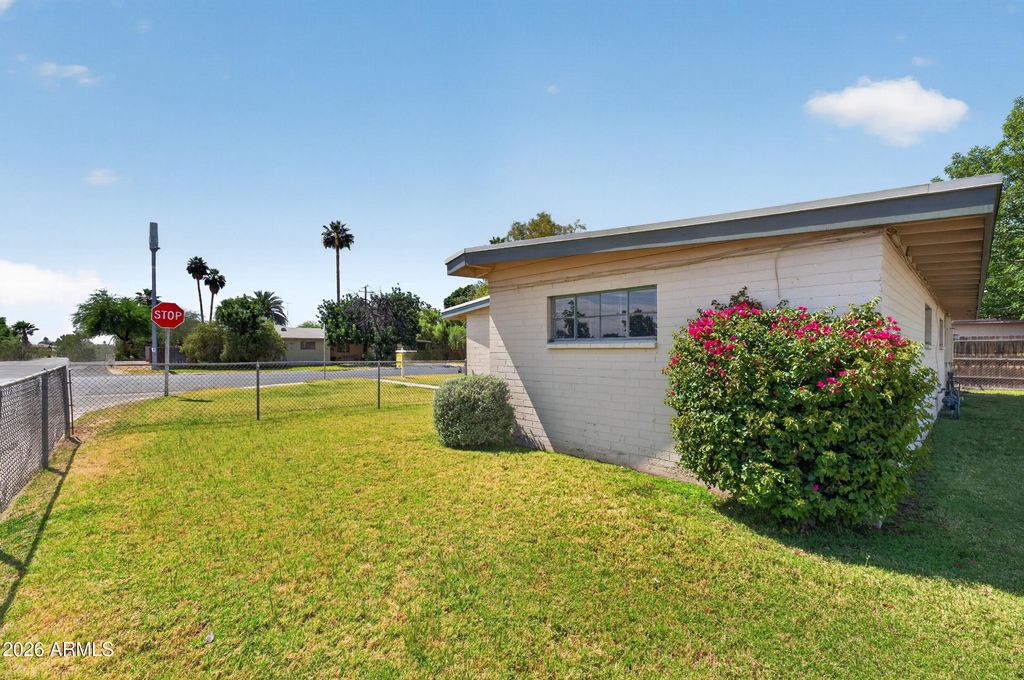 Image 32 of property listing at 1613 S FARMER Avenue, Tempe, AZ 85281