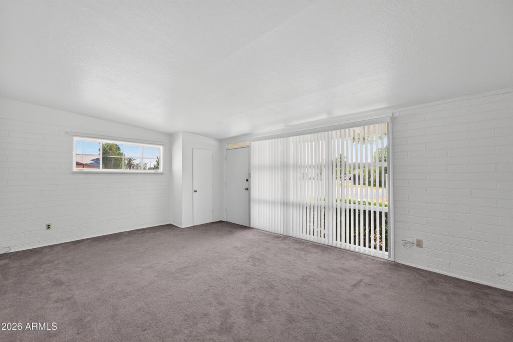 Image 7 of property listing at 1613 S FARMER Avenue, Tempe, AZ 85281