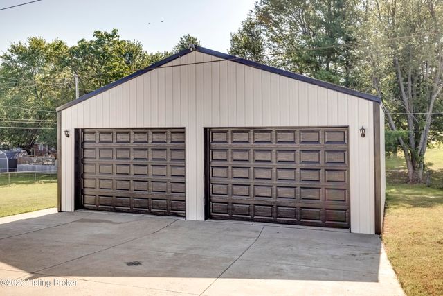 402 Duggins Dr, Elizabethtown, KY 42701