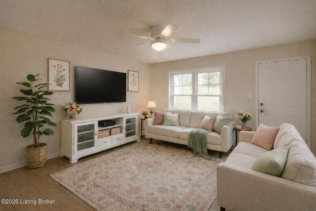 402 Duggins Dr, Elizabethtown, KY 42701
