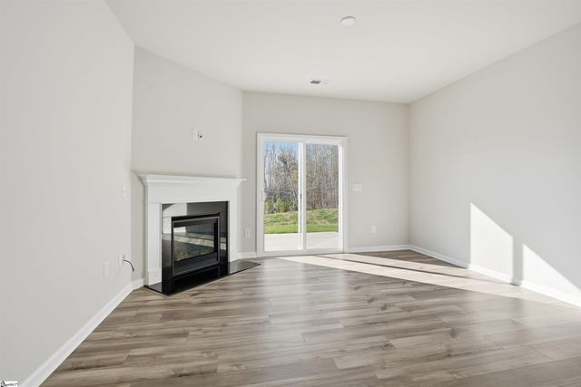 117 Farmwell Drive, Woodruff, SC 29388