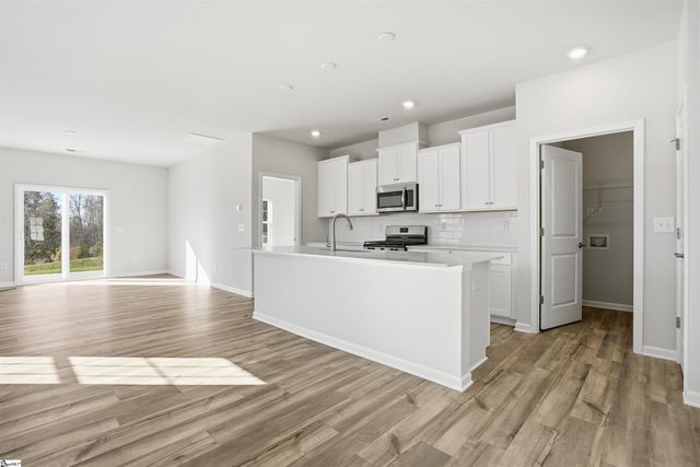 117 Farmwell Drive, Woodruff, SC 29388