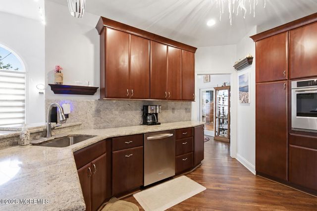 12 Courtyard Lane, Brielle, NJ 08730