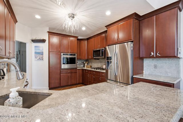 12 Courtyard Lane, Brielle, NJ 08730